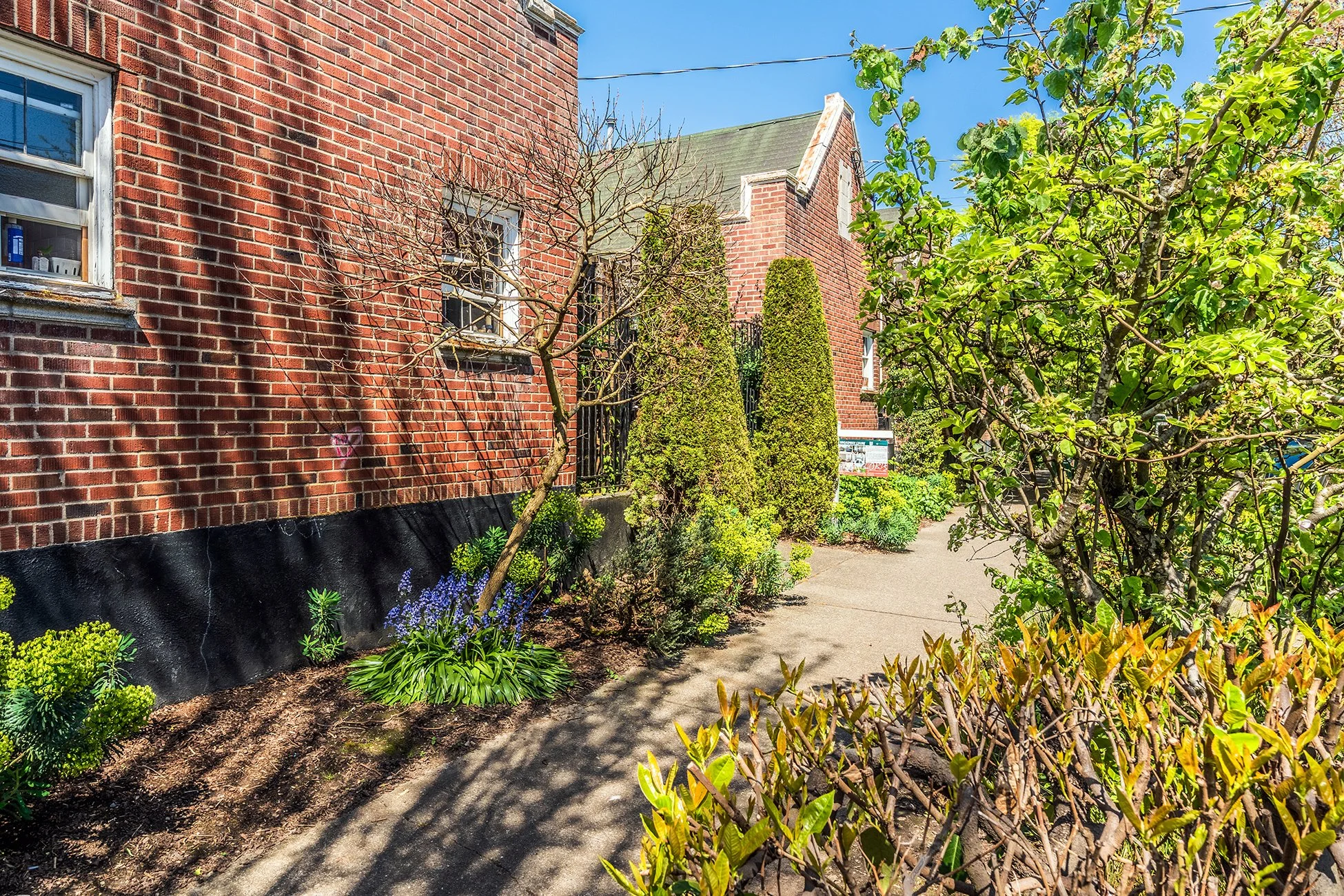 Broadway Court Apartments