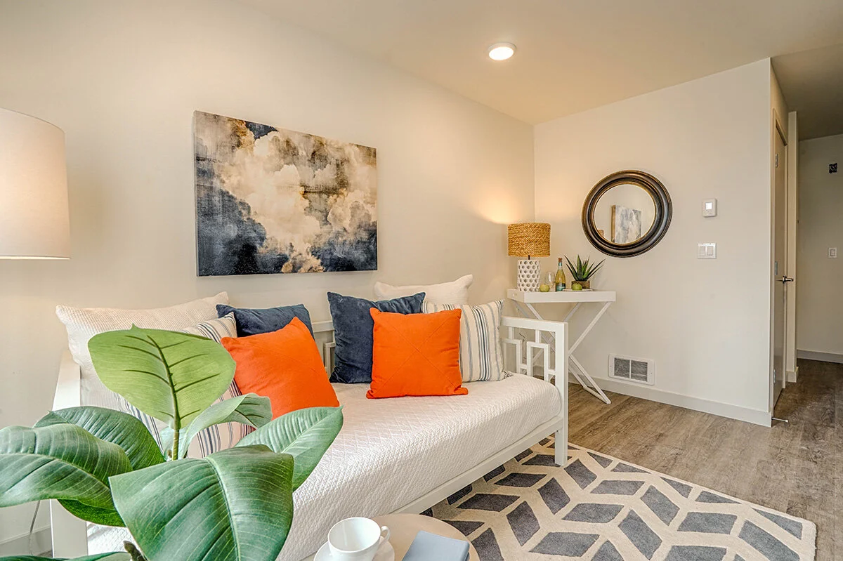 6404 Roosevelt Apartments — Cornell and Associates