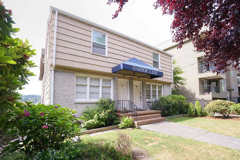 Harbor Lane Apartments exterior