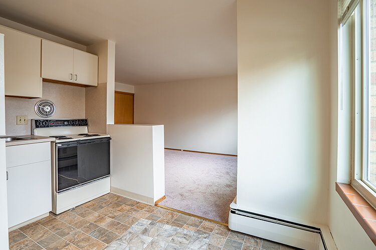 Wakefield Apartments example dining area and kitchen