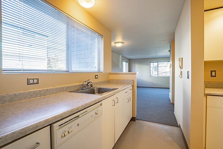 East Vista Apartments example kitchen