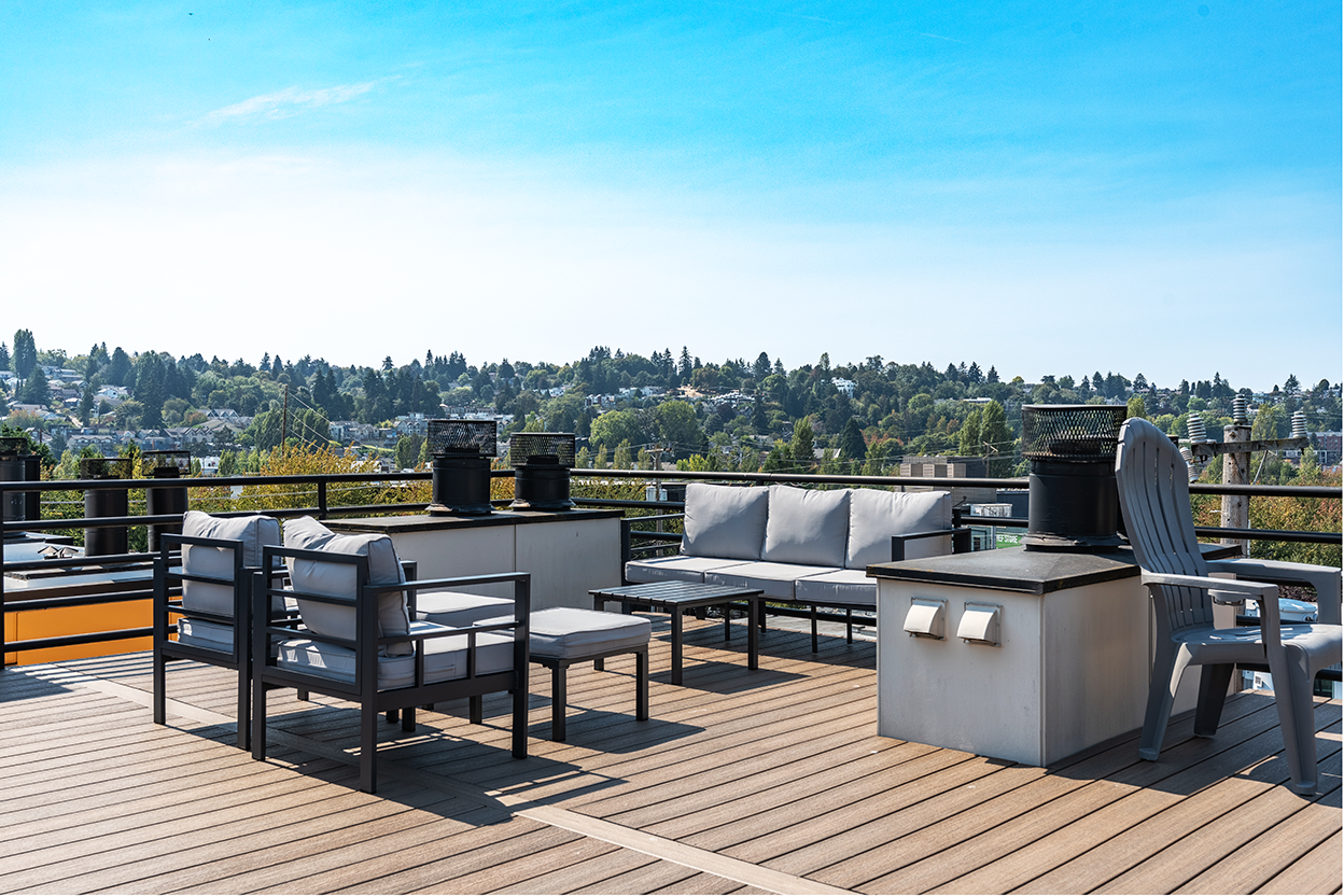 Francis Avenue Apartments Rooftop Patio, grill, lounges