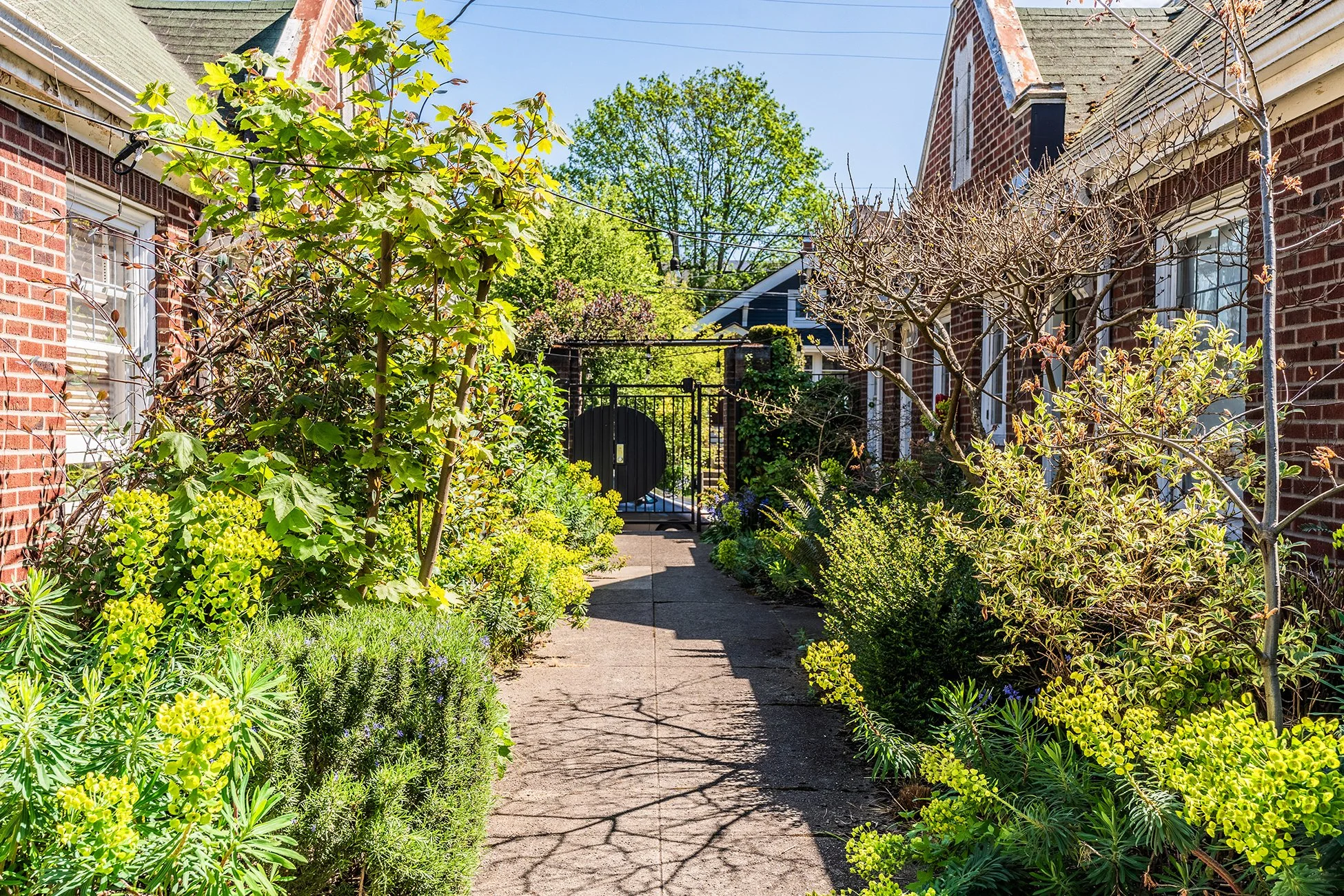 Broadway Court Apartments courtyard