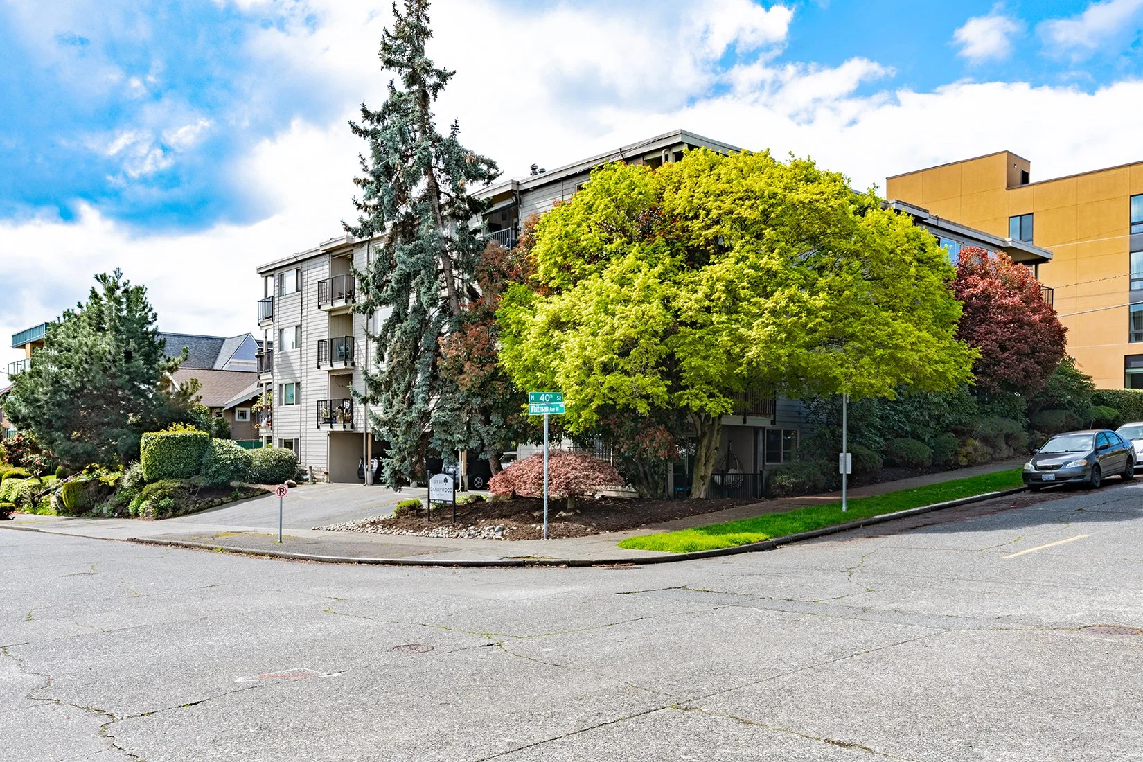 Dannywood Apartments Wallingford, Seattle