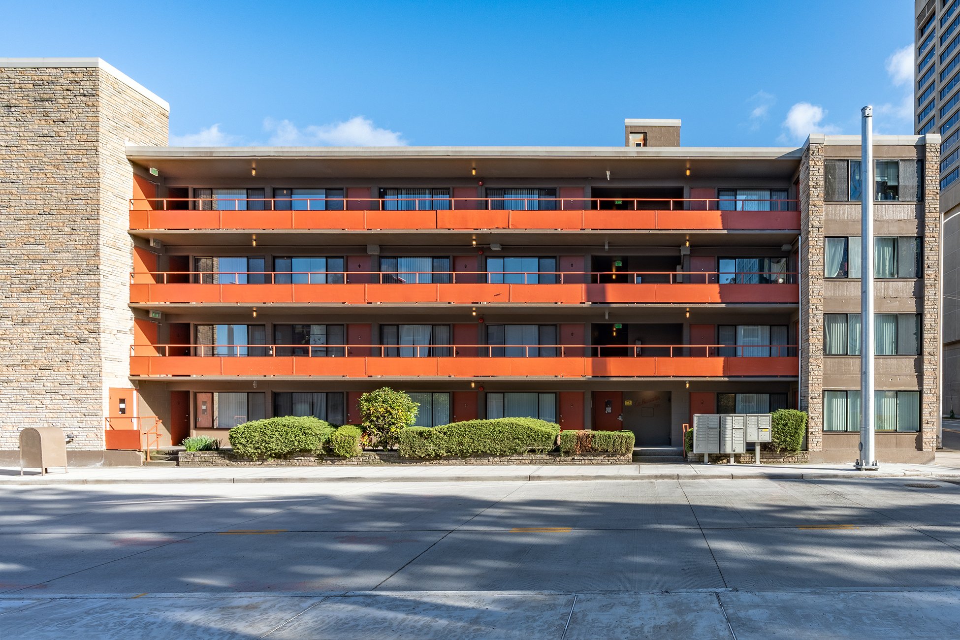 La Mirada Apartments