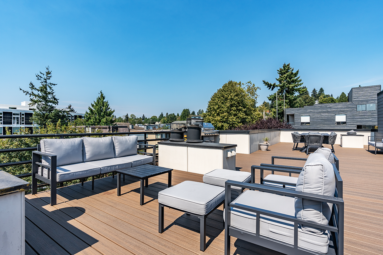 Francis Avenue Apartments Rooftop Patio, grill, lounges
