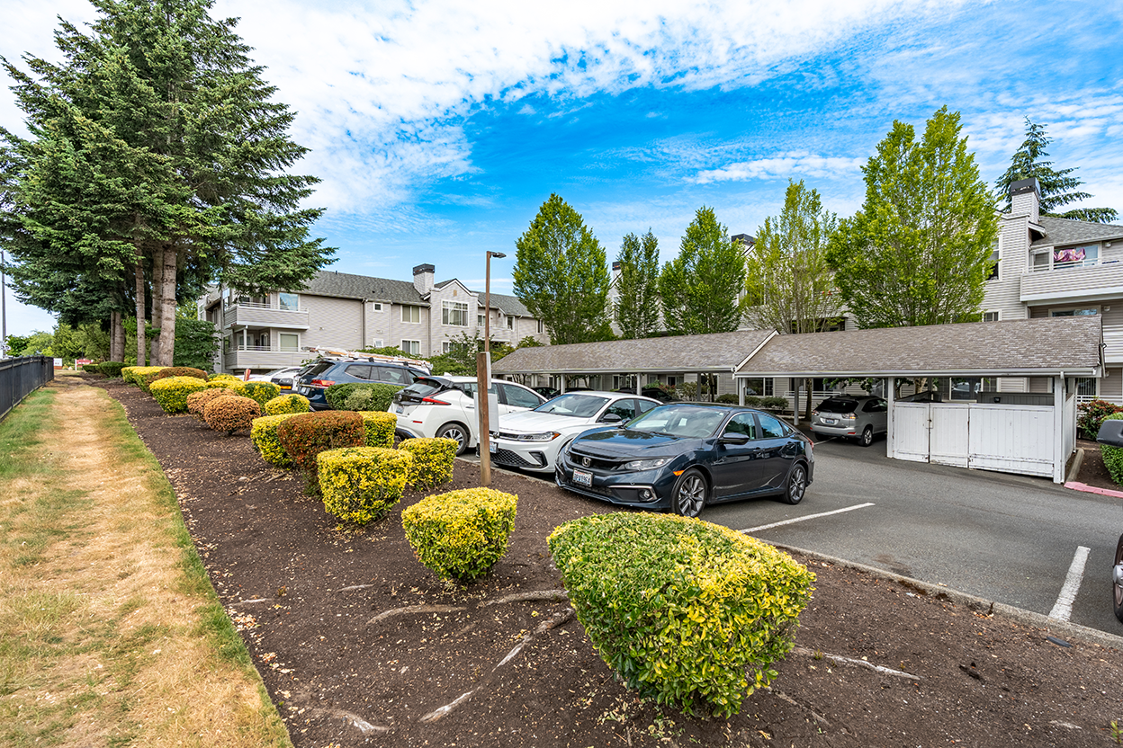 Bellevue Heights Apartment Homes, Crossroads