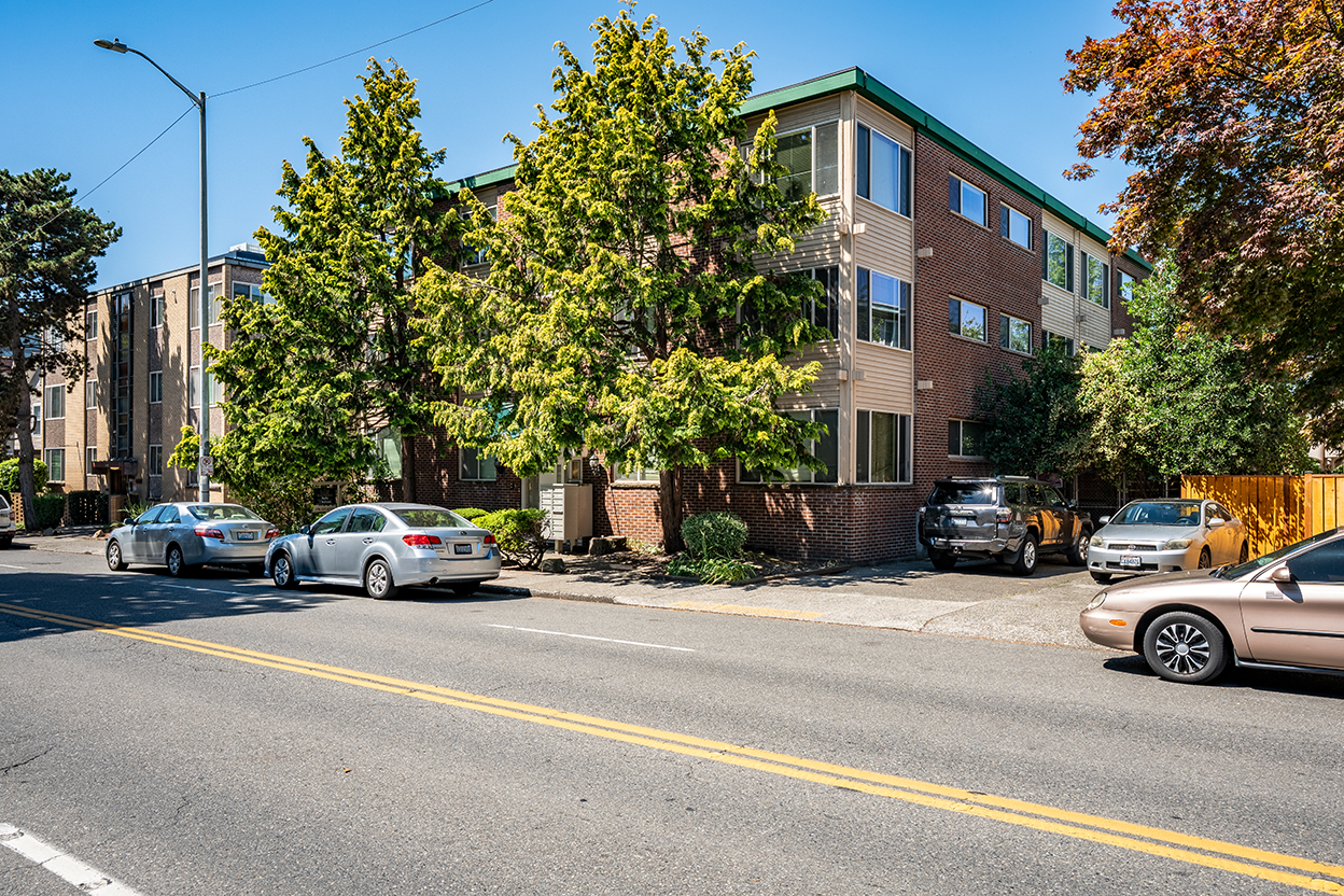 L and P Apartments University District Seattle