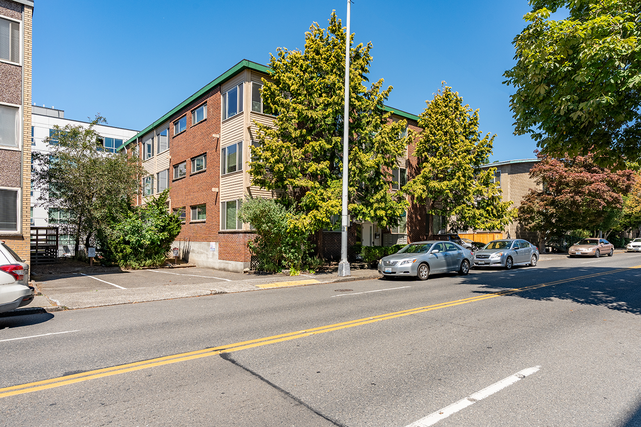 L and P Apartments University District Seattle