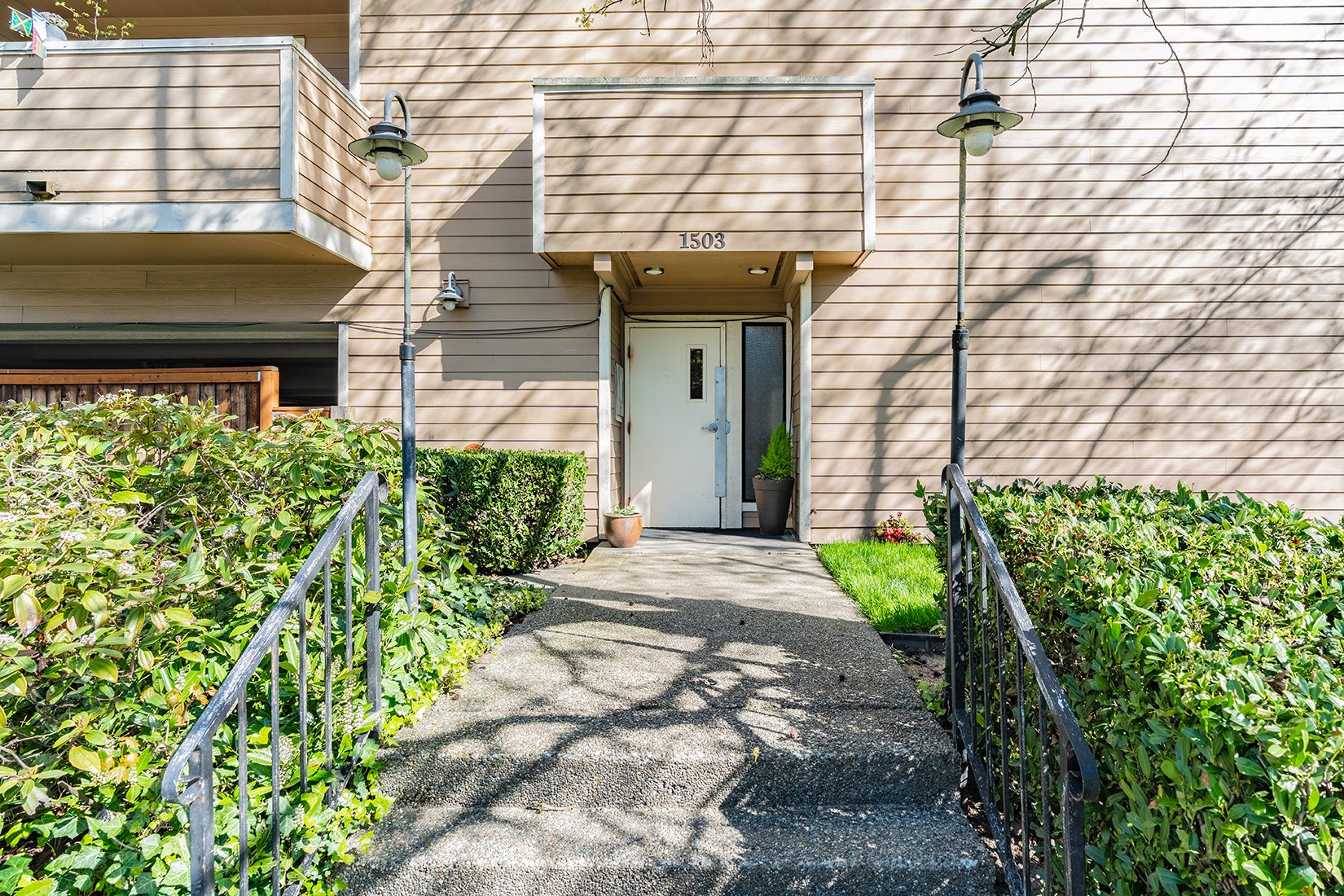 Park Royal Apartments, Cherry Hill, Seattle