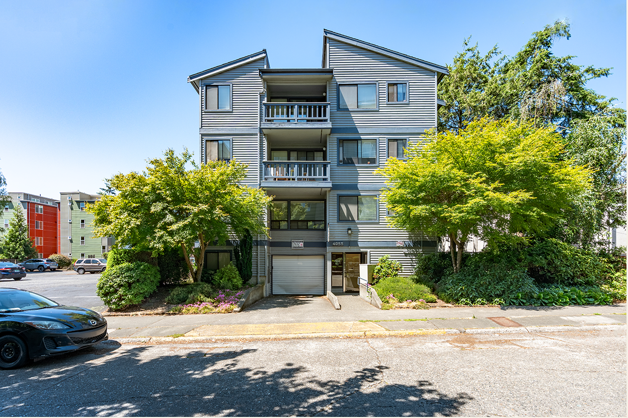 M and J Apartments University District Seattle
