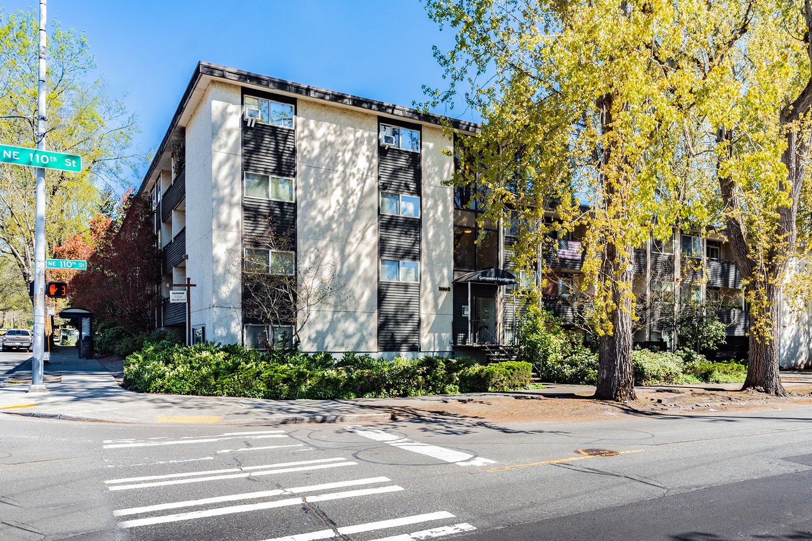 Cottonwood Apartments Meadowbrook, Seattle