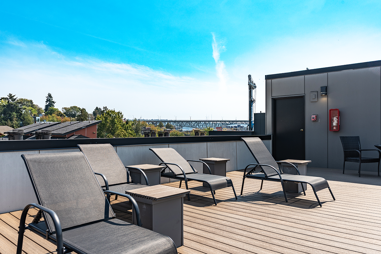 Francis Avenue Apartments Rooftop Patio, grill, lounges