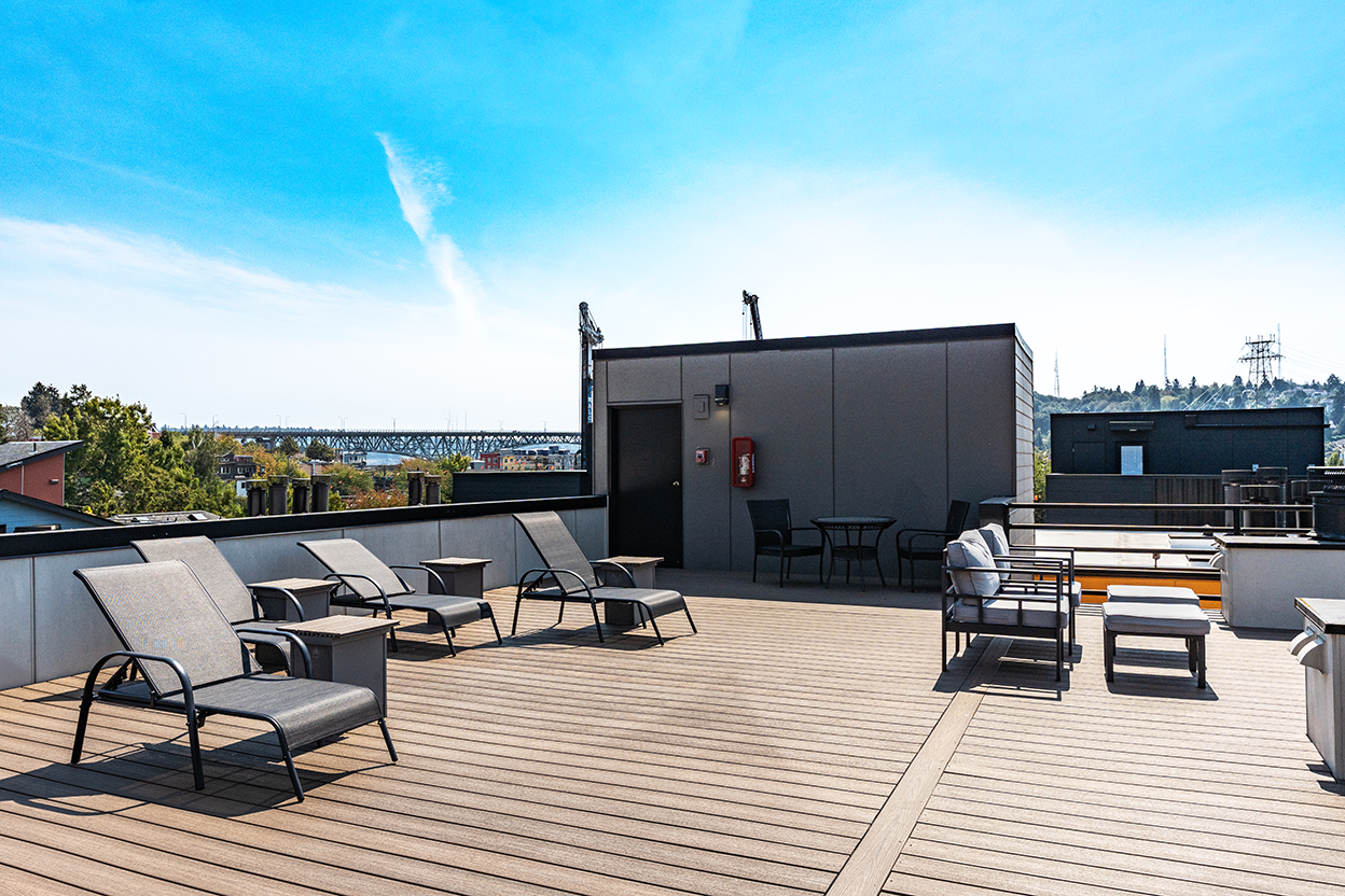 Francis Avenue Apartments Rooftop Patio, grill, lounges