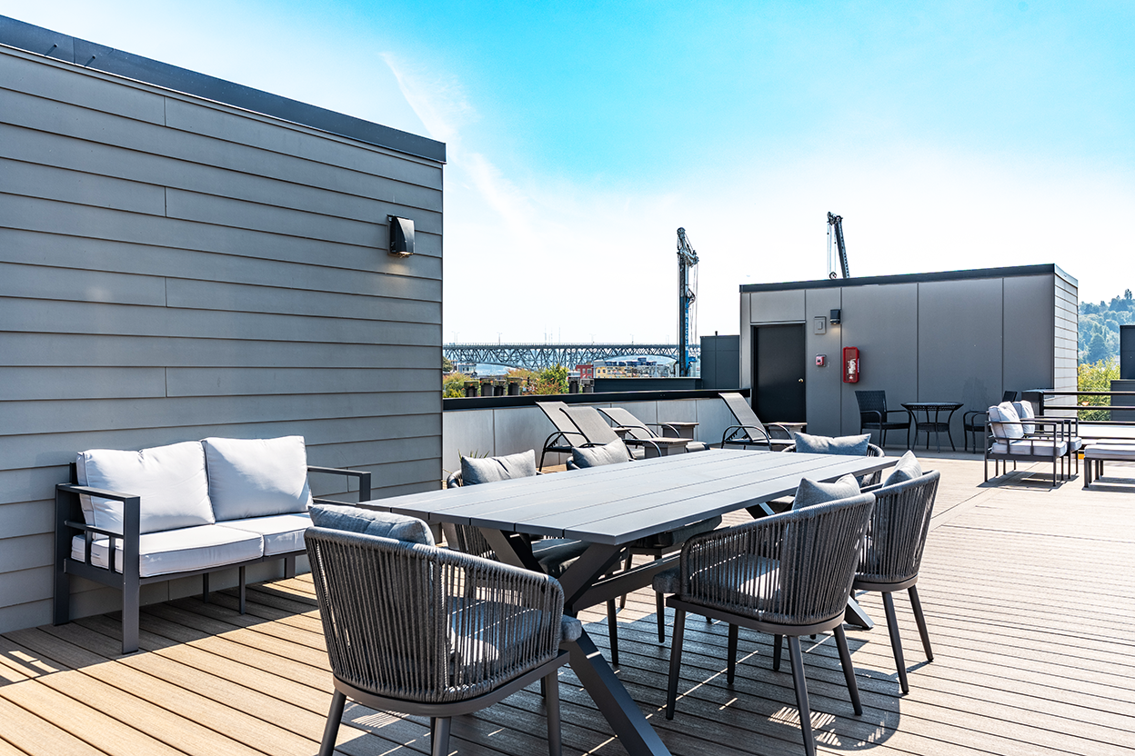 Francis Avenue Apartments Rooftop Patio, grill, lounges