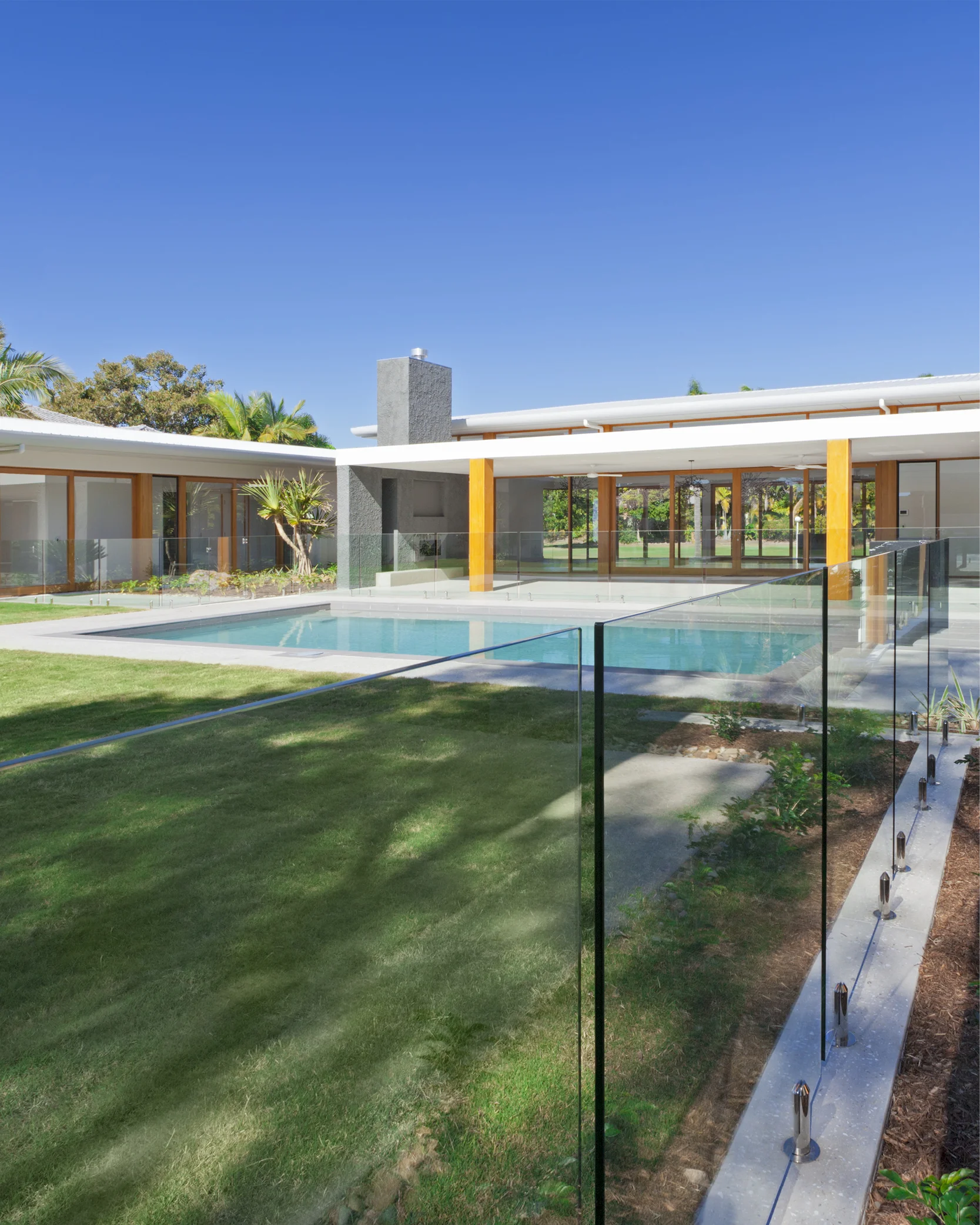 melbourne-glass-group-2-pool-fences.jpg