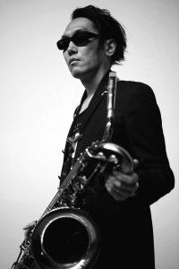 吉田隆一(bs,fl)