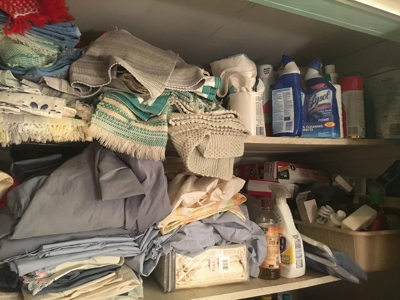 Linen Closet BEFORE