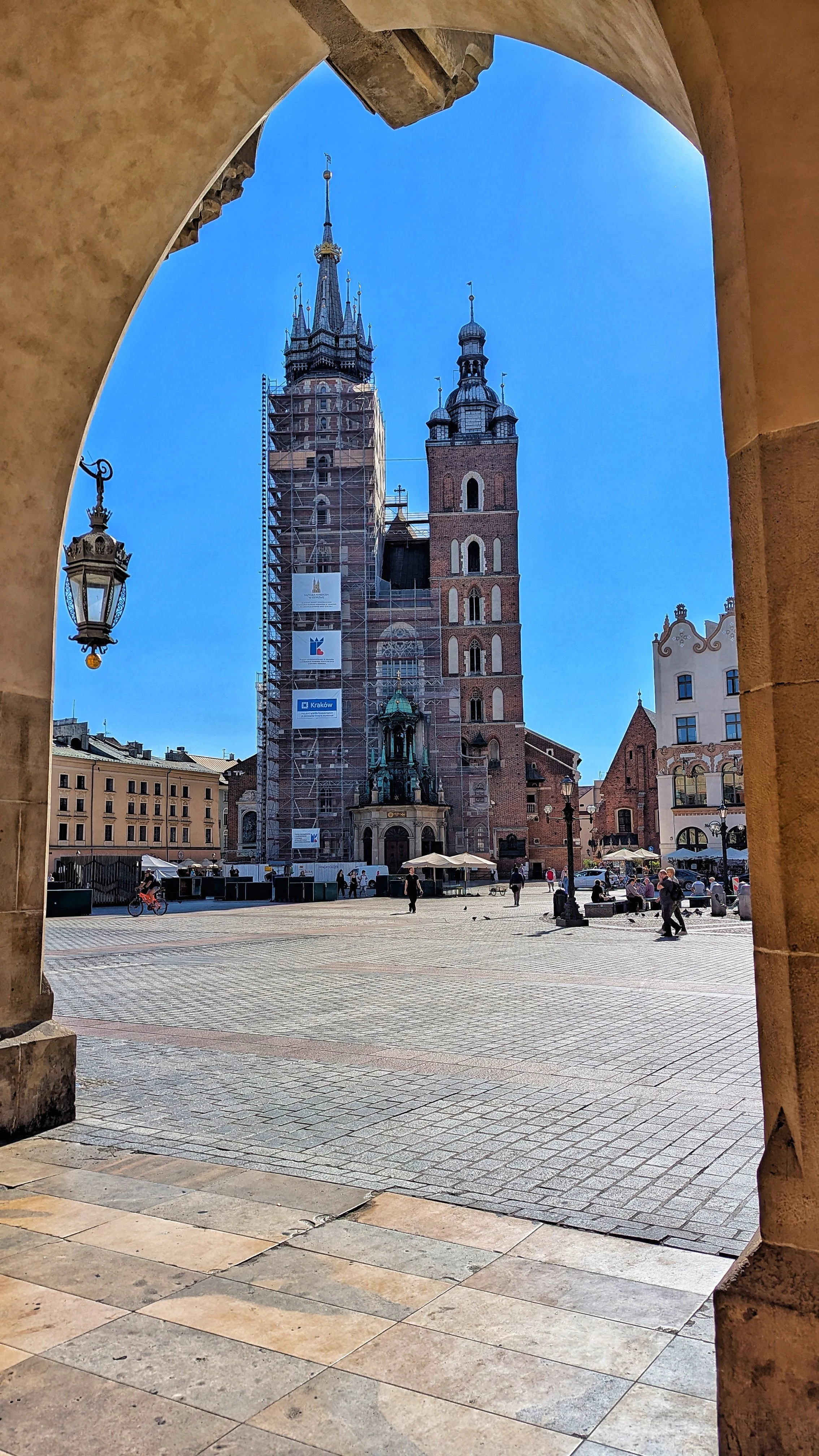 Main Market Square & the Cloth Hall