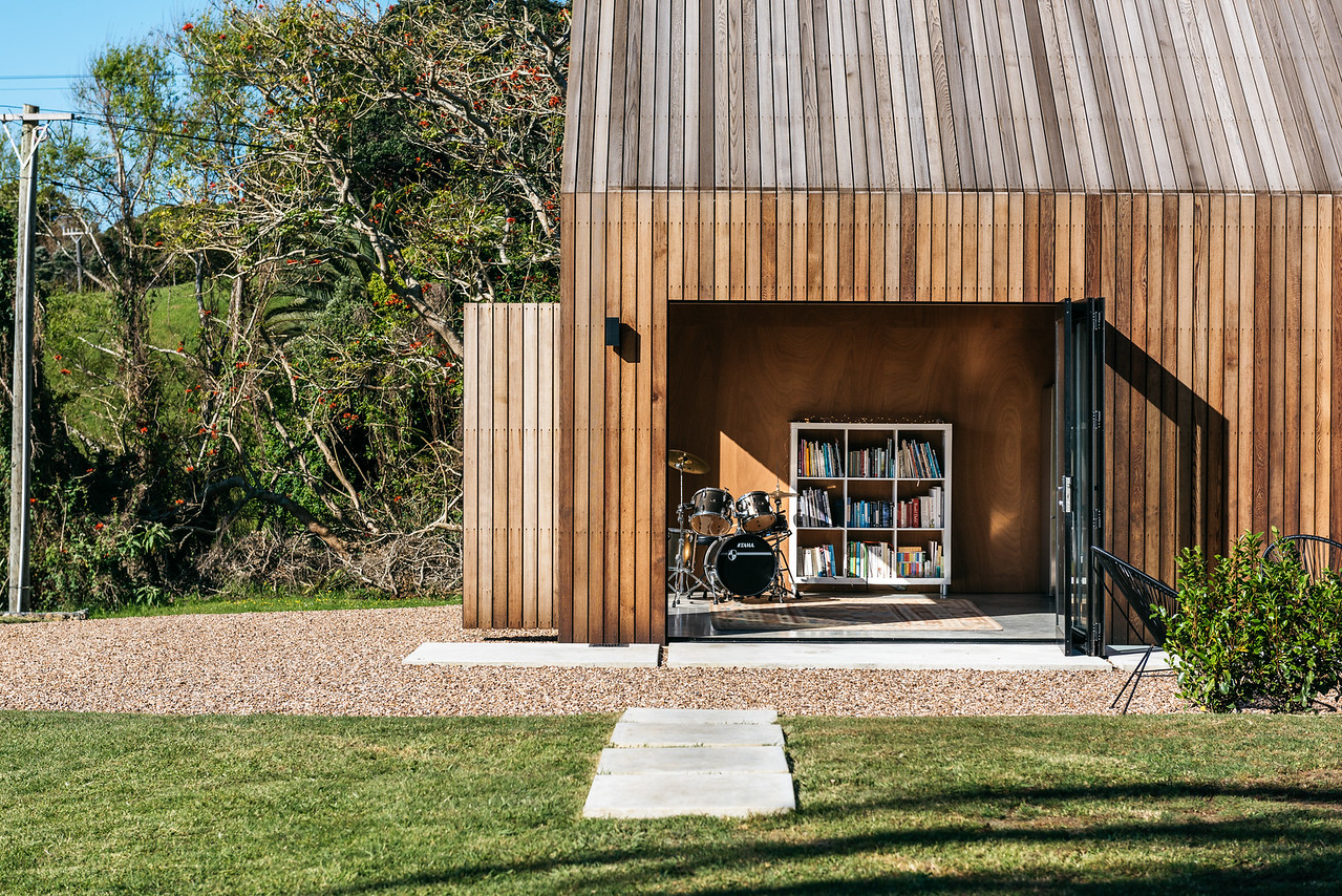  Waiheke Home - Dreamboat Books Photos @ Peter Rees 