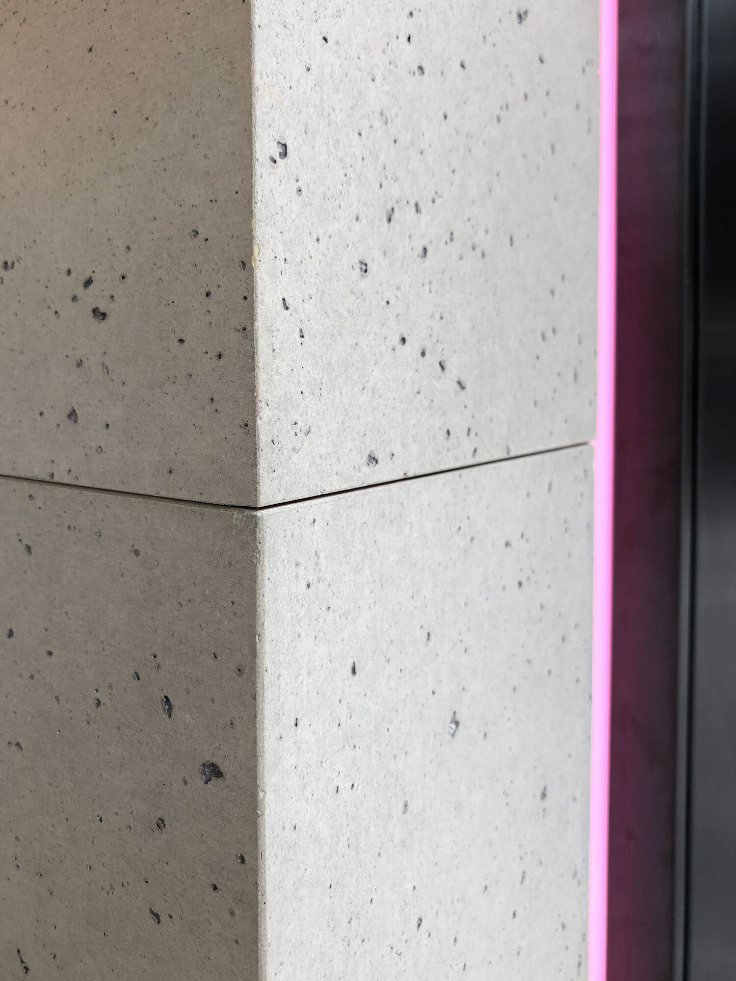   Spark Halo flagship store  Westfield New Market Context Architects  Light Beton – Urban Grey 