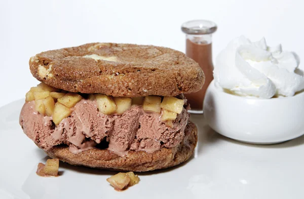white-chocolate-max-wich.jpg