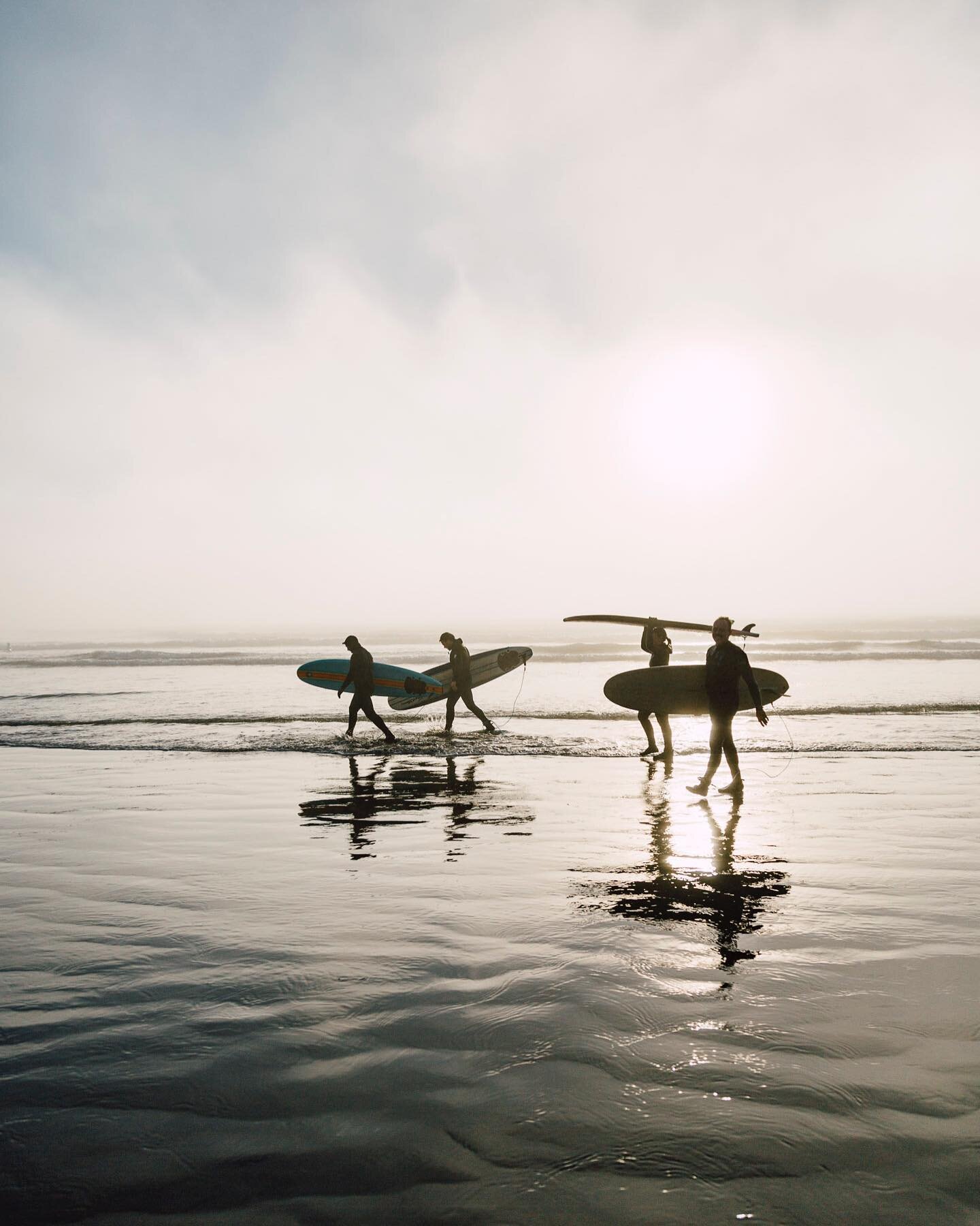 A few snippets of a very fun weekend with friends in Tofino🌿