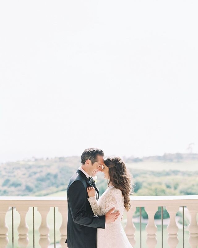 Happy one year anniversary to these two very special people! Take us back!
⠀⠀⠀⠀⠀⠀⠀⠀⠀
Planner:@detailsjeannie
Photography:@the_grovers
Venue:@pelicanhillresort 
Florist:@nisiesenchanted 
Design and Furnishings: @matiasdoorn @reverlyeventdesign 
Statio