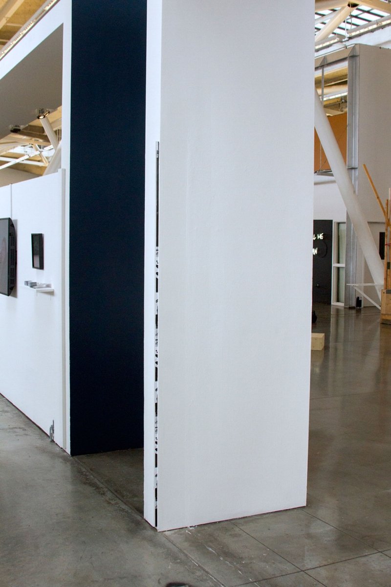  Installation view 