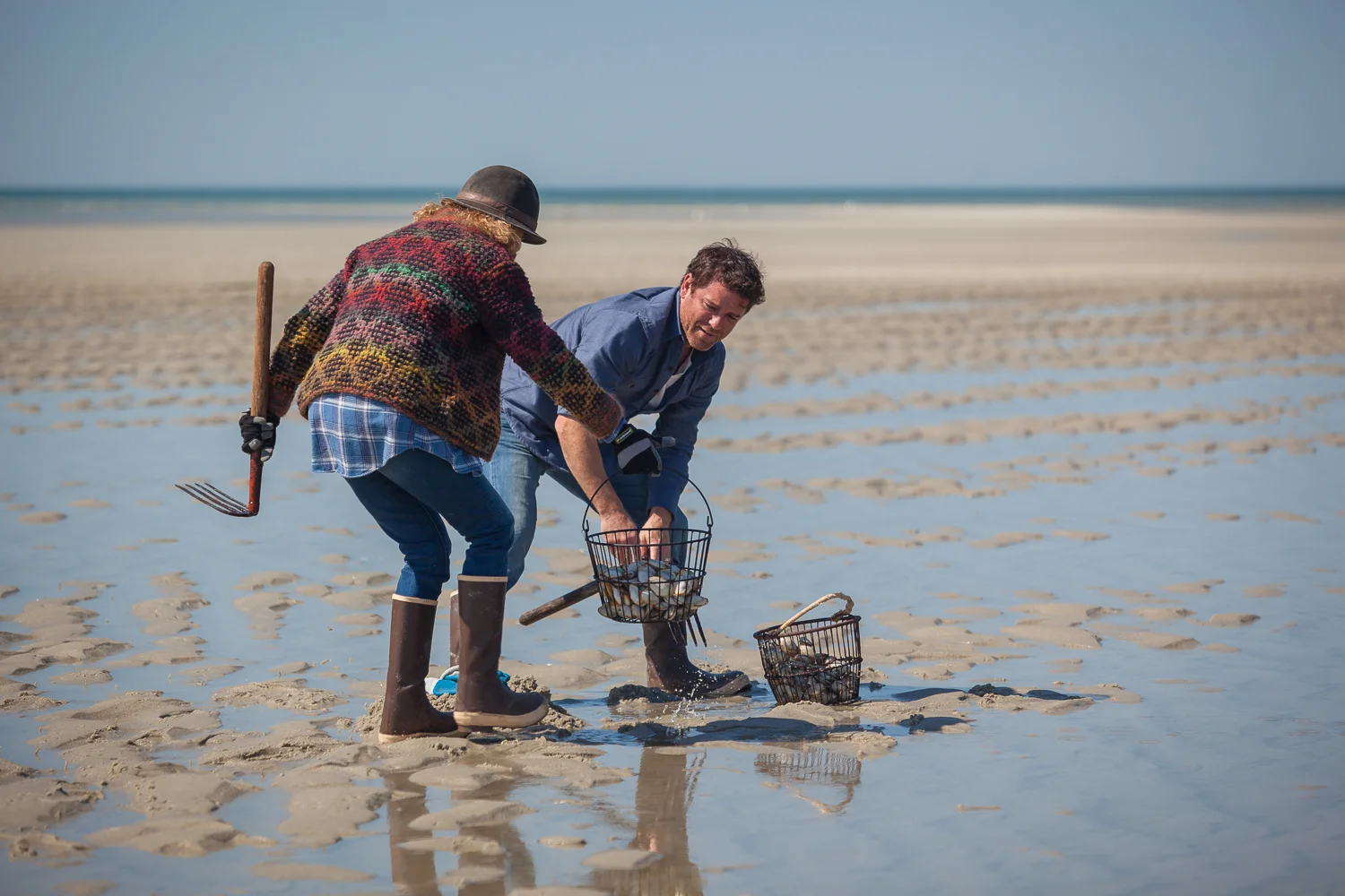 "CLAMMING"