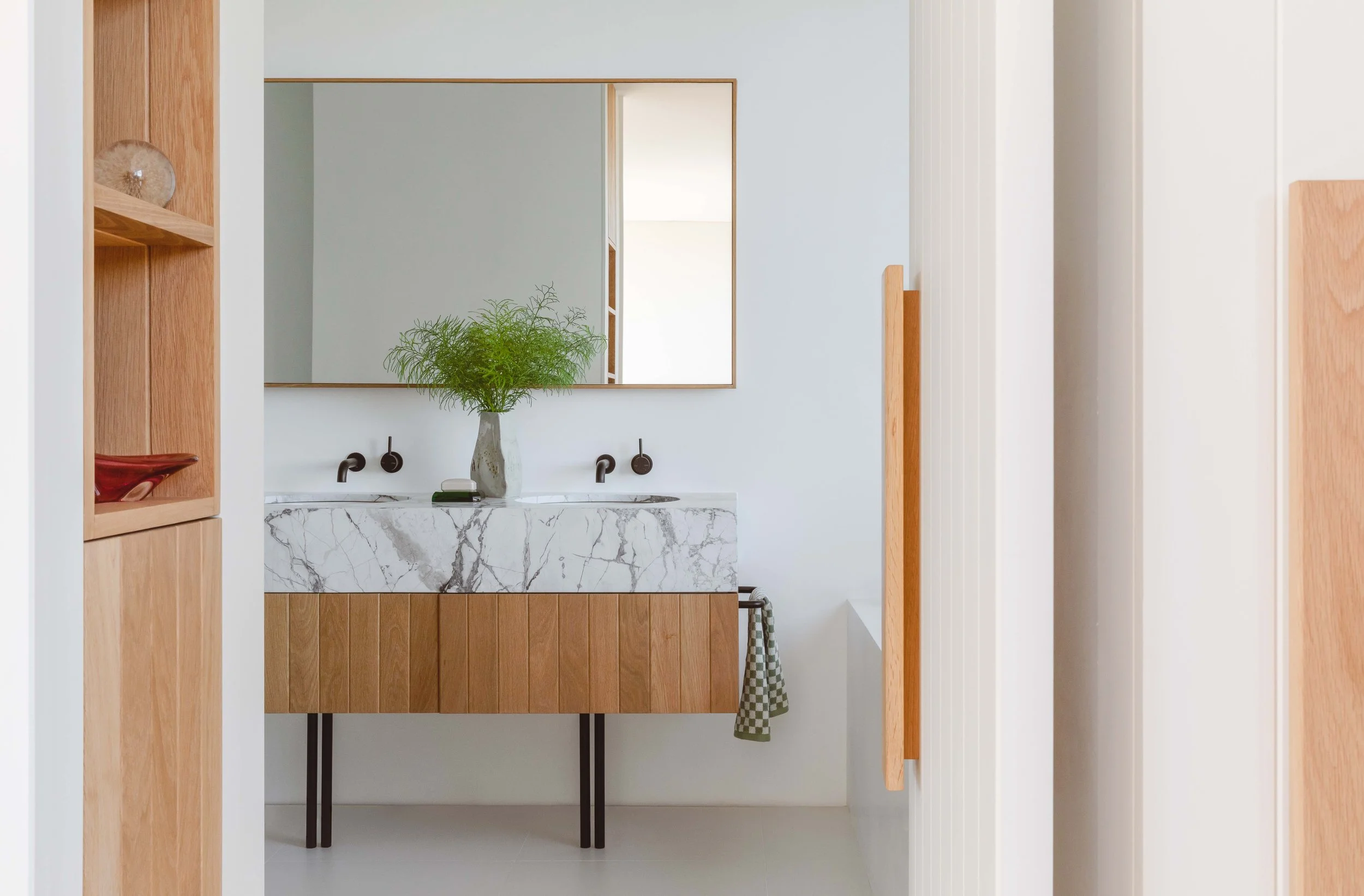 Ensuite Sustainable House Maroubra.jpg
