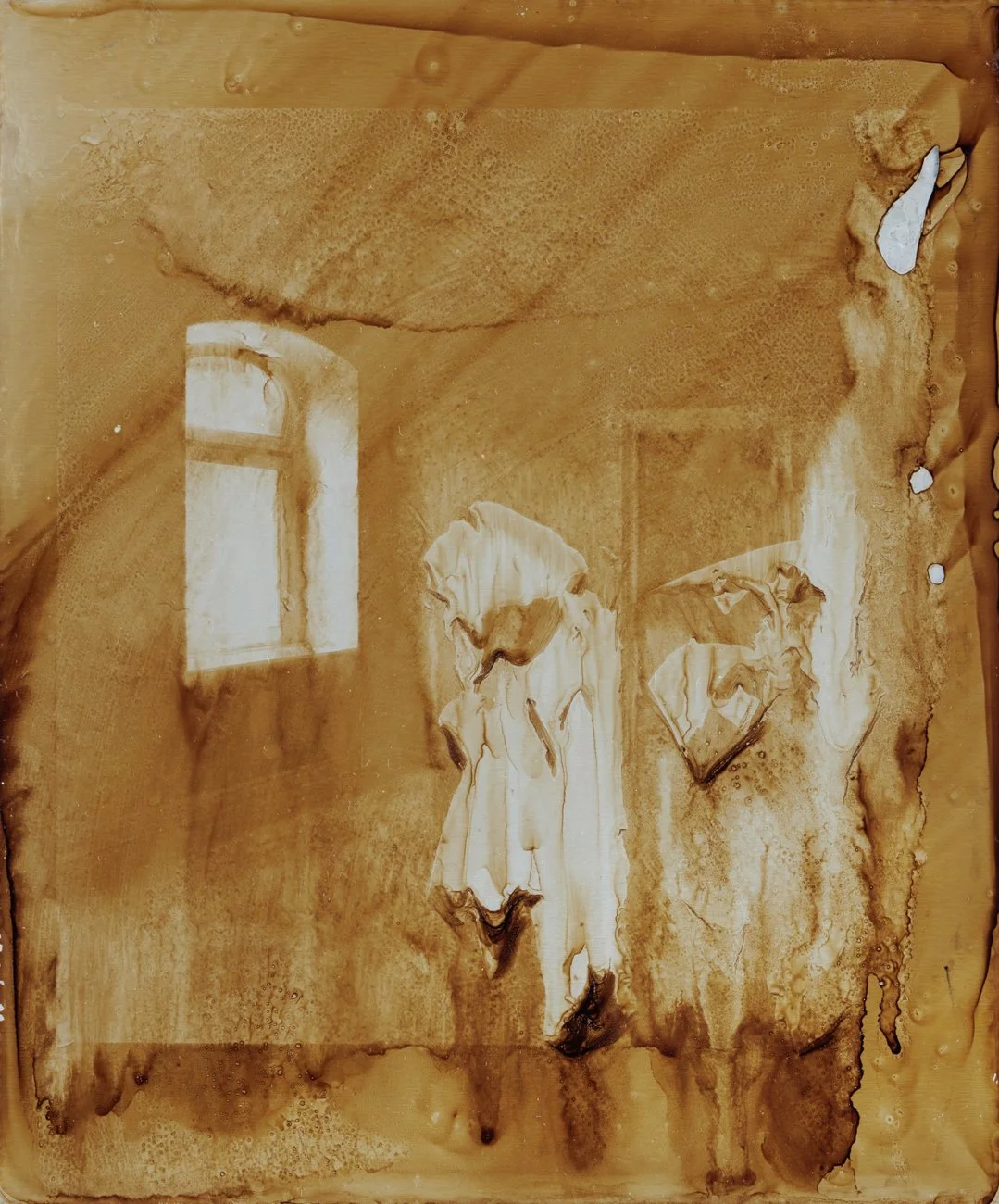 UNtitled, 2025, bitumen hand print on Metal plate (Heliography), 21 × 15 cm.