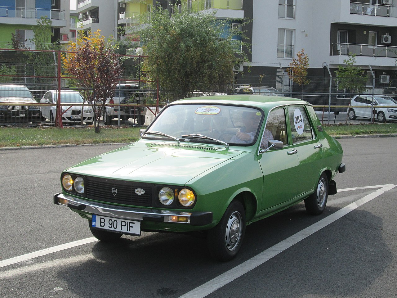 1280px-1982_Dacia_1310_(GDR_export_model)_in_Bucharest.jpg