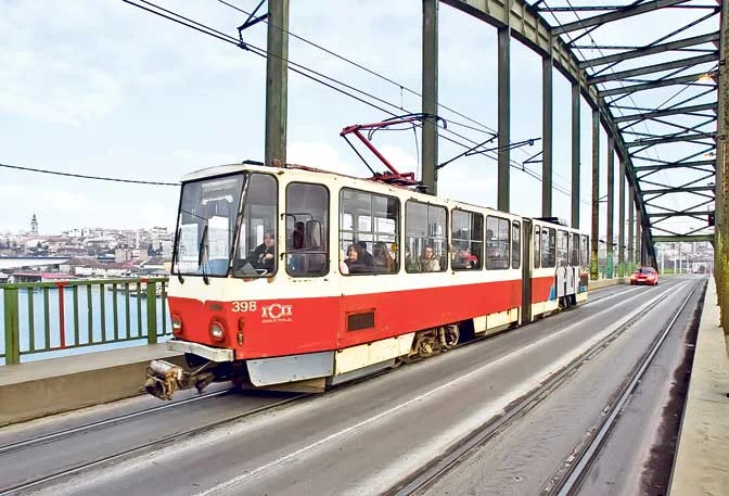 tram.jpg