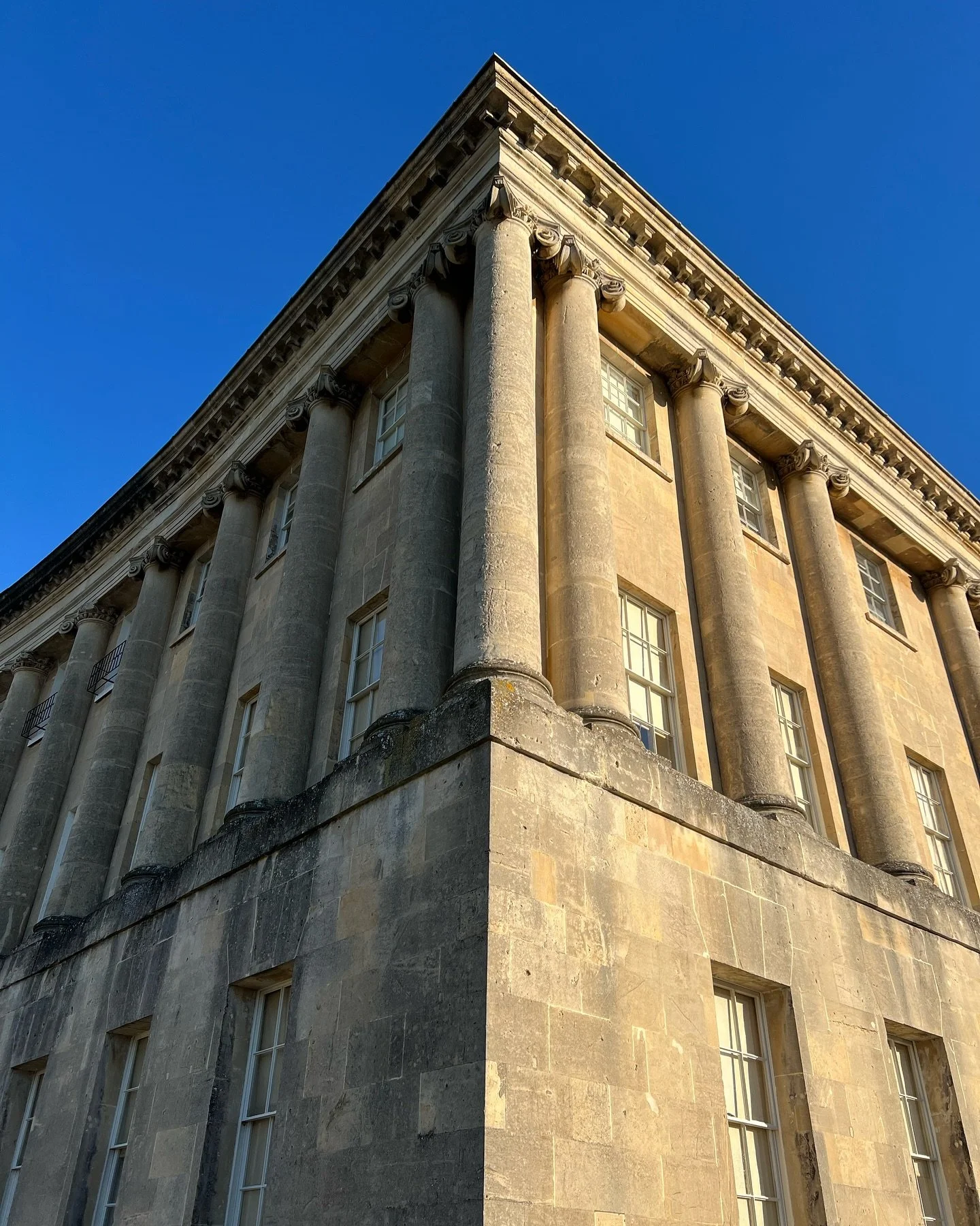 Capturing the light in Bath

#HHD #bath #architecture #architecturaldesign #architecturalinspiration #interiorinspiration
