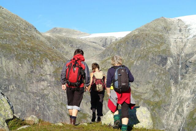 På veg til Lunde etter ein lang dag til Jostedalsbreen i Jølster