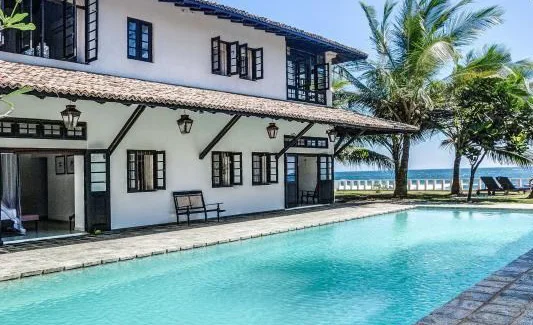 Beach-House-and-swimming-pool-crop.jpg