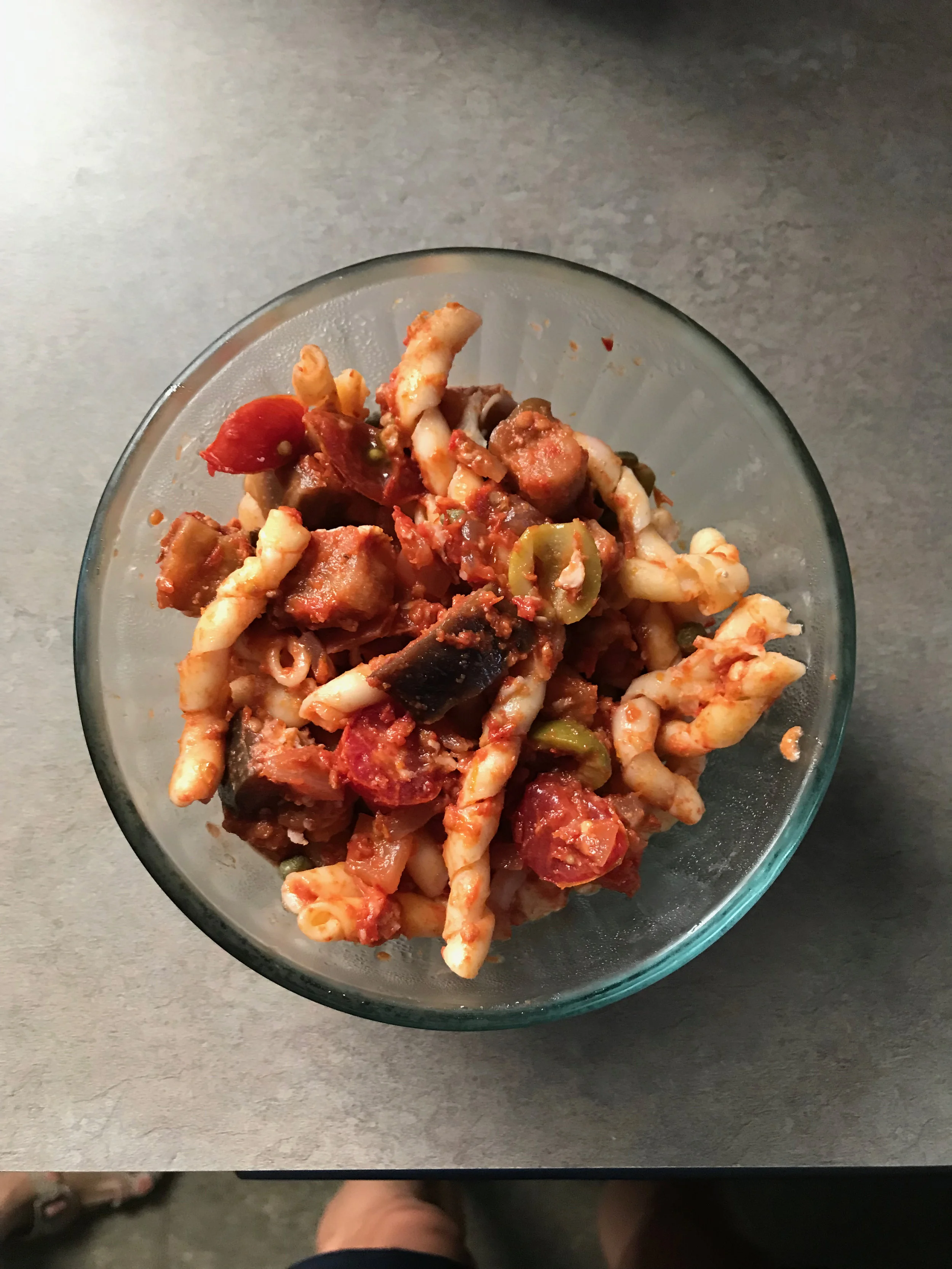 (Cold next-day pasta! Still yummy!)