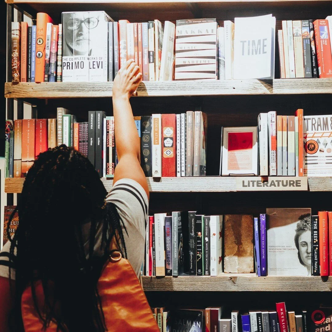 Our first session of the latest quarterly Emerald Couch Book Club is tonight! We'll start our conversation on Professional Troublemaker by Luvvie Jones!
.
Get ready for a conversation on tackling fear and living boldly - we'll see you tonight!
.
#boo