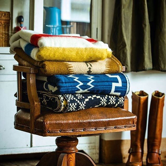 Cool stack O&rsquo; blankets from @basshu_japan
