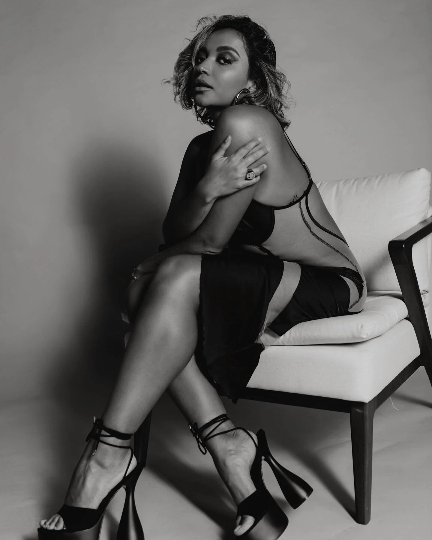 CATWOMAN VIBES ❤️&zwj;🔥 I just wanna say THANK YOU UNIVERSE for Robert Pattinson. That&rsquo;s the post 🤗