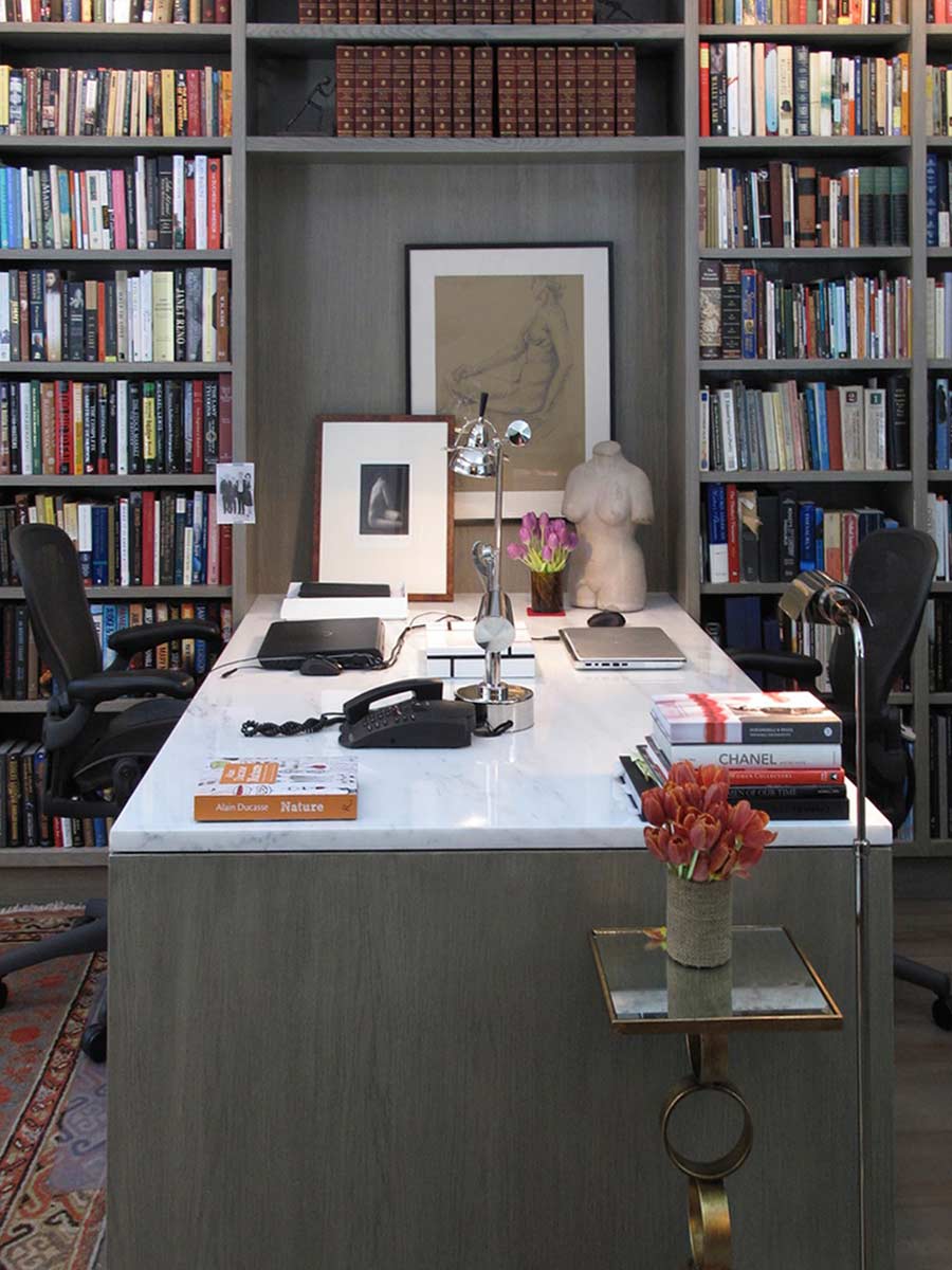 Built-in desk
