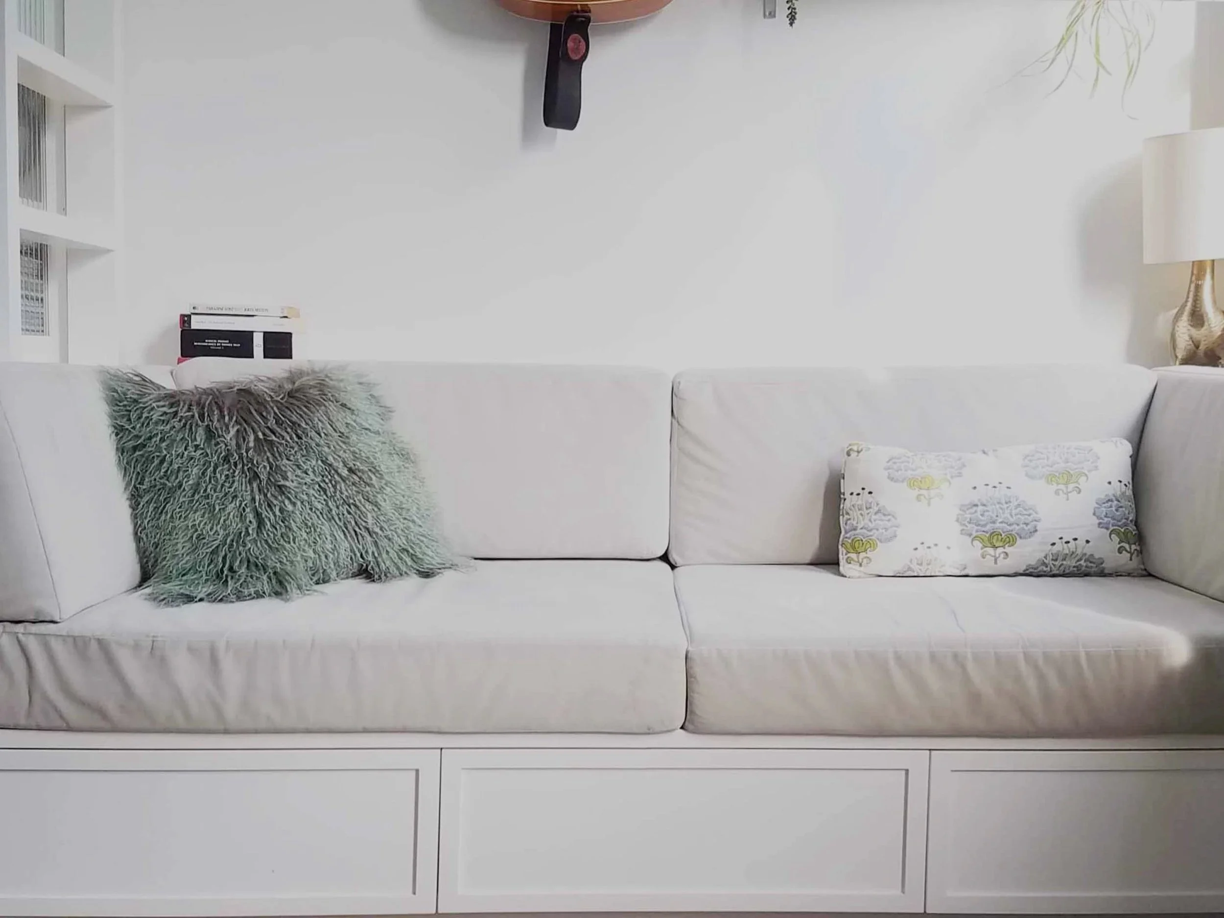   Custom    Couches  