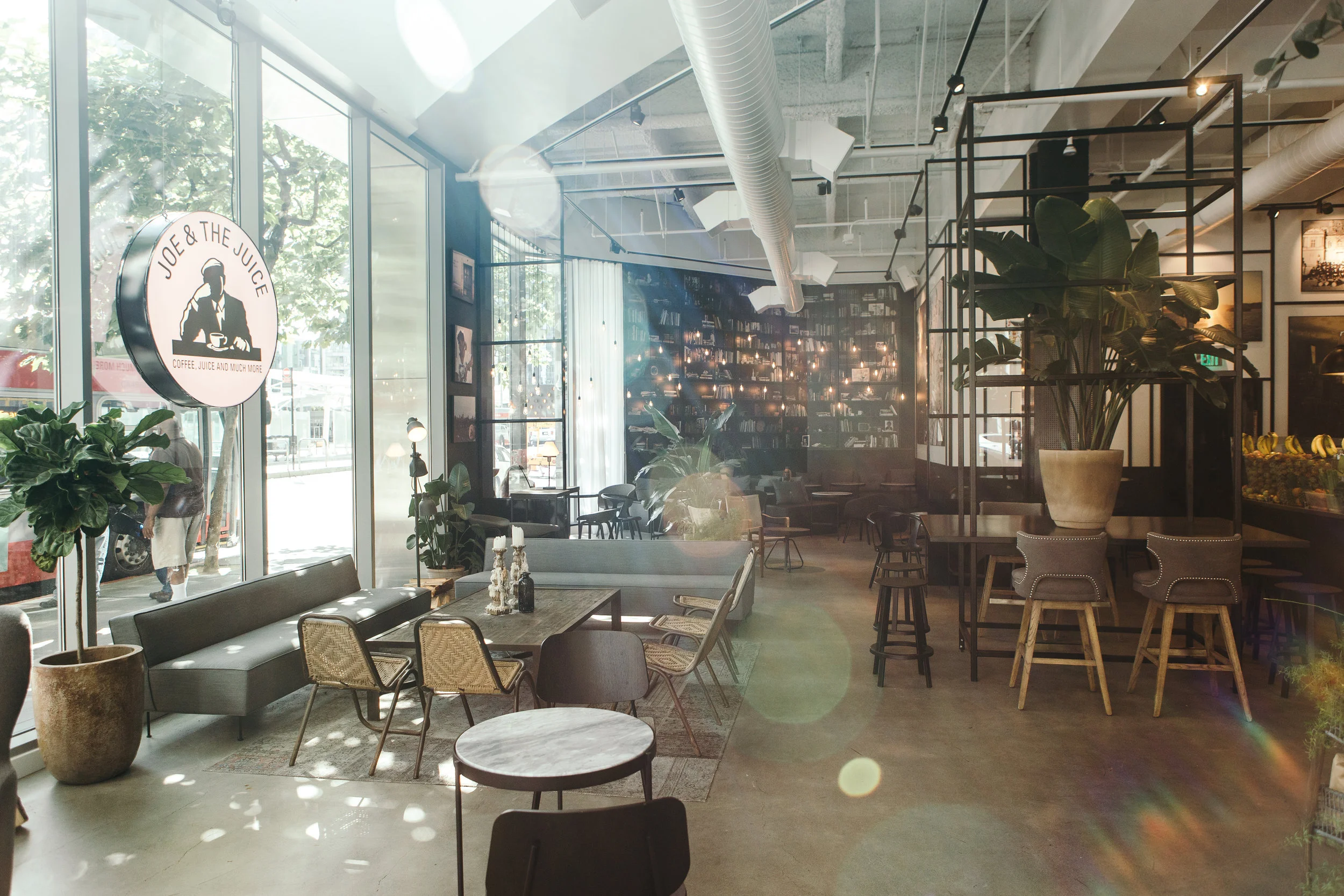 01_sf_howard_st_store_interior.jpg