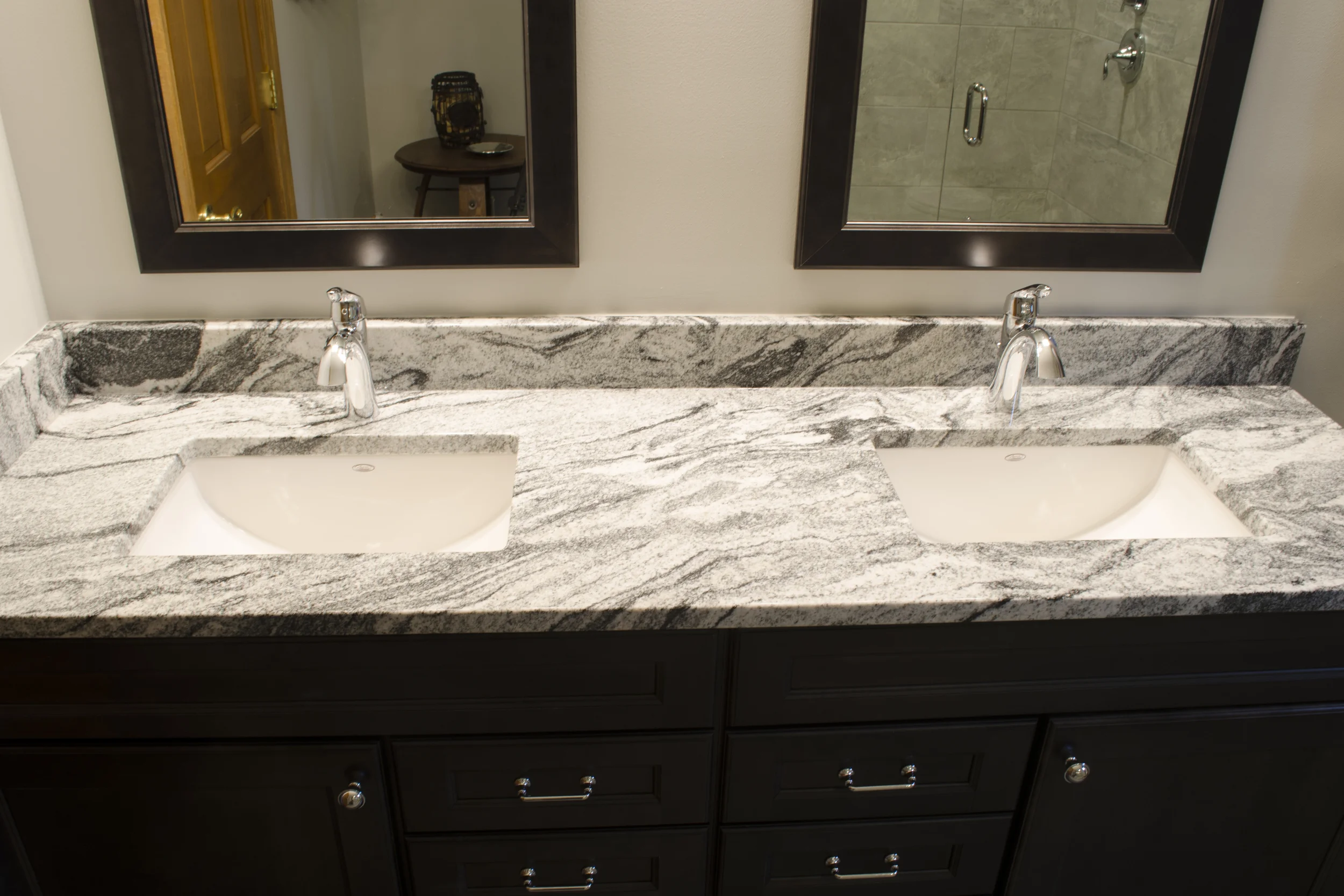 Bathroom005.jpg