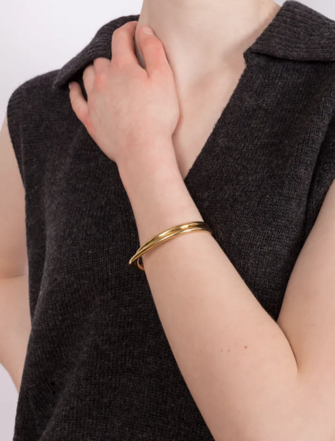 esther twist cuff finematter.png