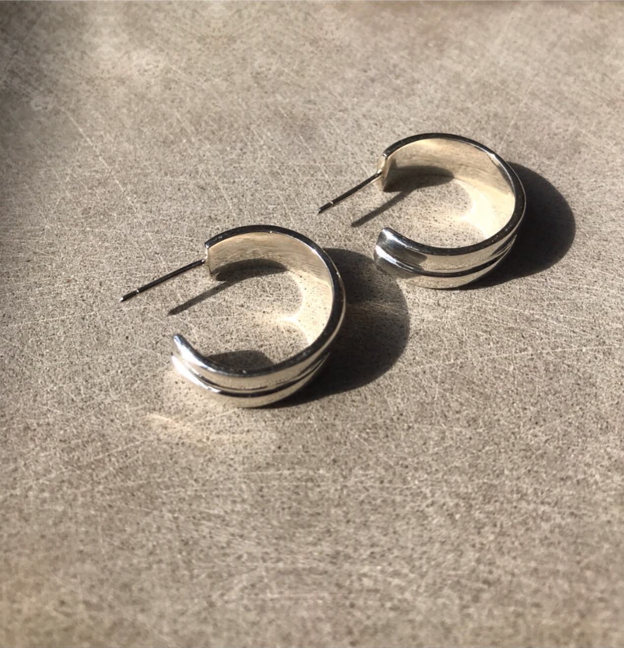 RUDDOCK JOAN HOOPS SILVER LIFESTYLE PRESS.png