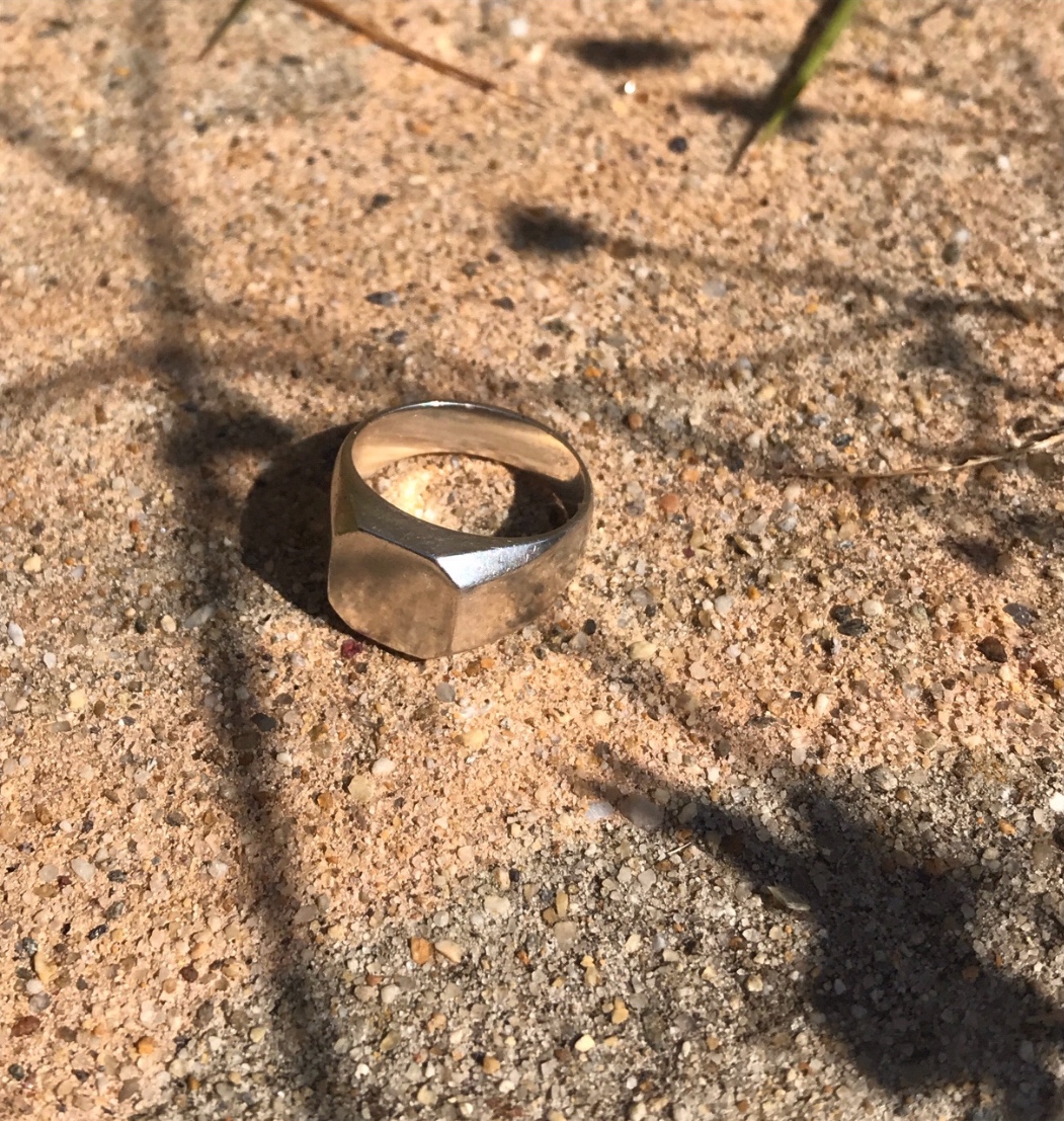 ARLO SIGNET PRESS SILVER.JPG