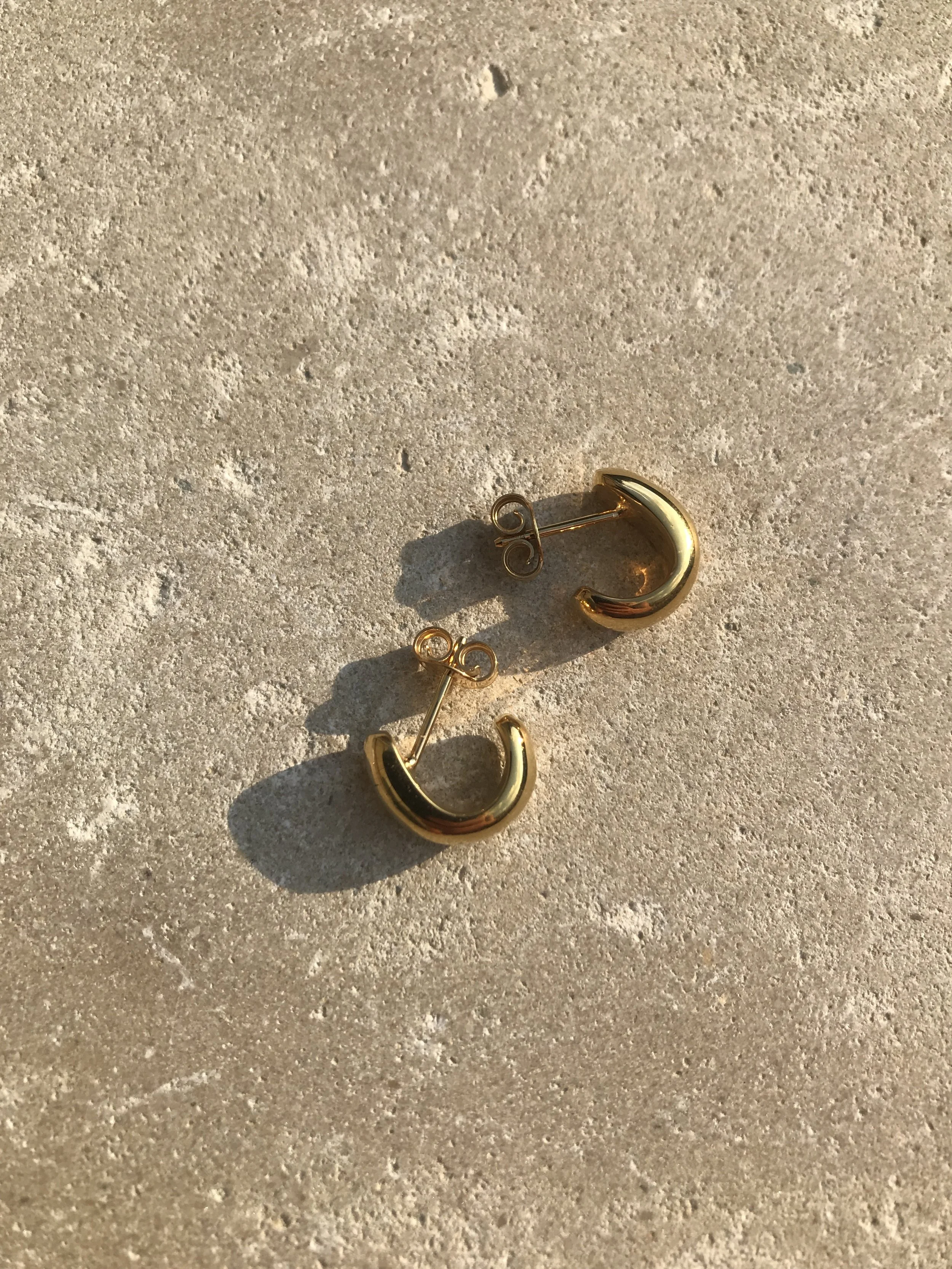 HAUGGIES GOLD ANGLED.JPG