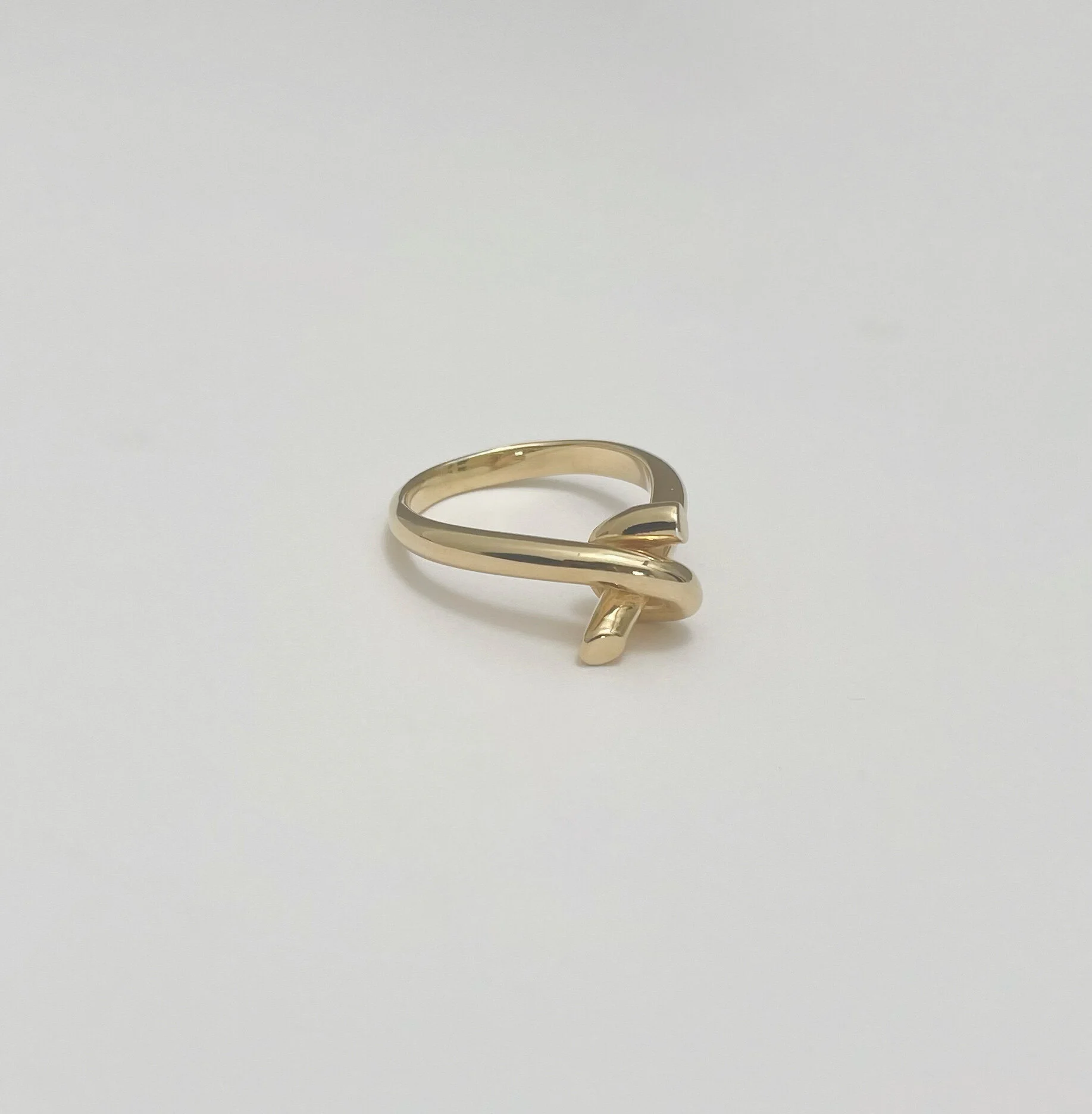 contemporary gold ring